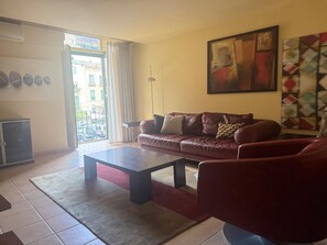 Smart-TV, Videospiele, Bücher