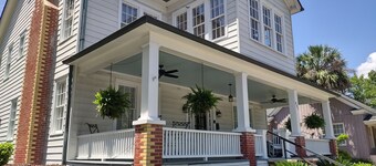 Beaufort Charm showcased in this elegantly updated 4-bedroom historic home.