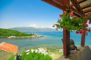 Beach - Wonderful Studio With Jacuzzi and Private Beach (Tivat)