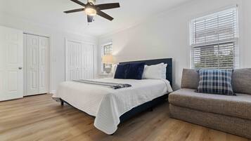 4 slaapkamers, een bureau, gratis wifi, beddengoed