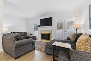 Smart TV, fireplace, offices