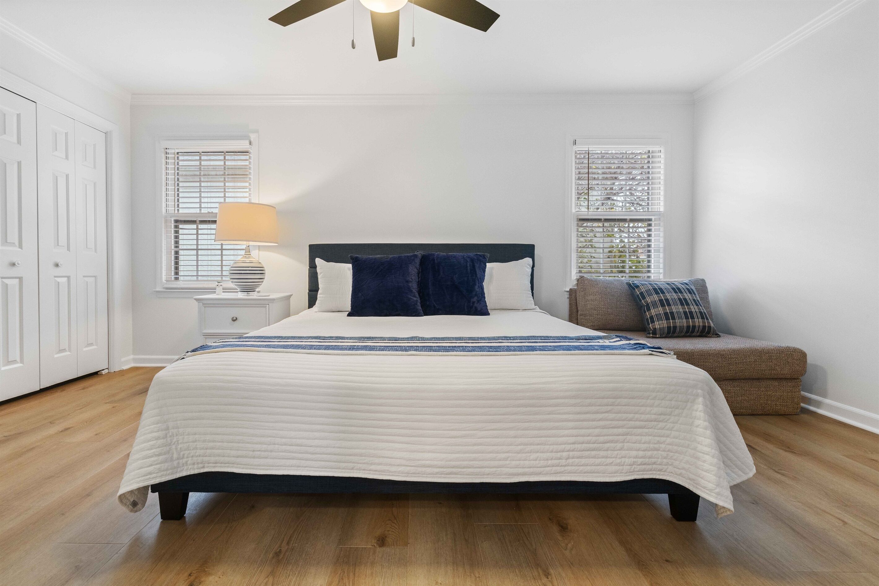 4 bedrooms, desk, free WiFi, bed sheets