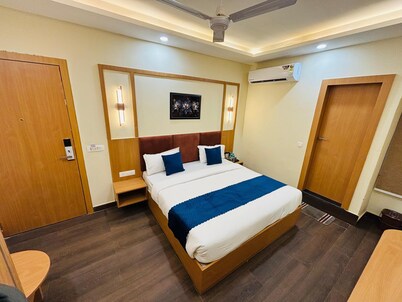 Hotel The Ananta Inn