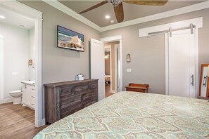 3 bedrooms, desk, iron/ironing board, WiFi