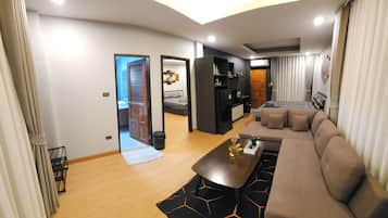 Family Quadruple Room, 2 Bedrooms, Connecting Rooms | Desk, laptop workspace, soundproofing, free WiFi
