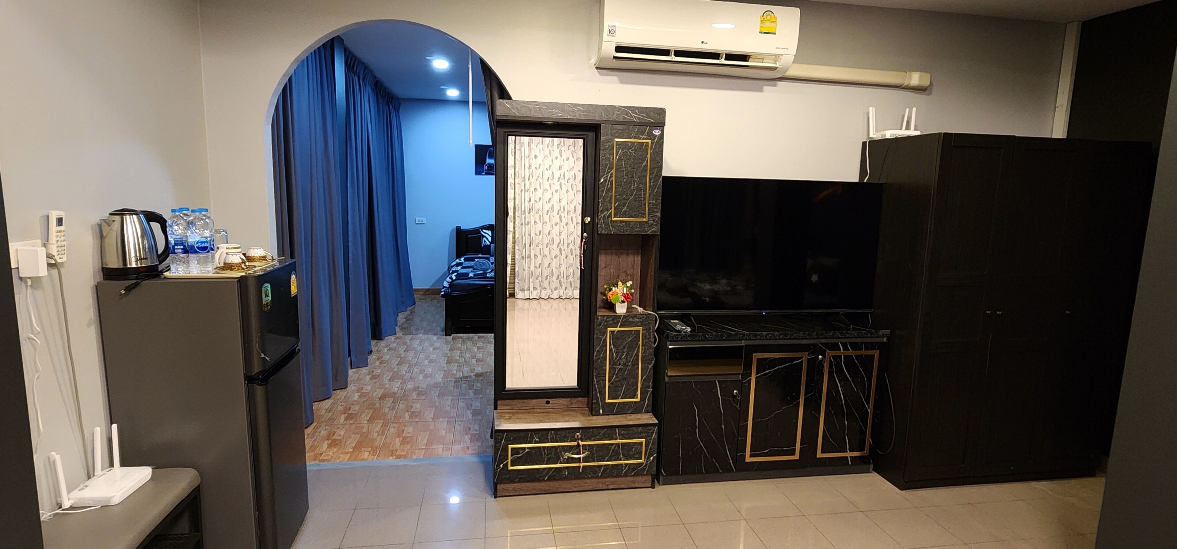 Deluxe Suite | Desk, laptop workspace, soundproofing, free WiFi