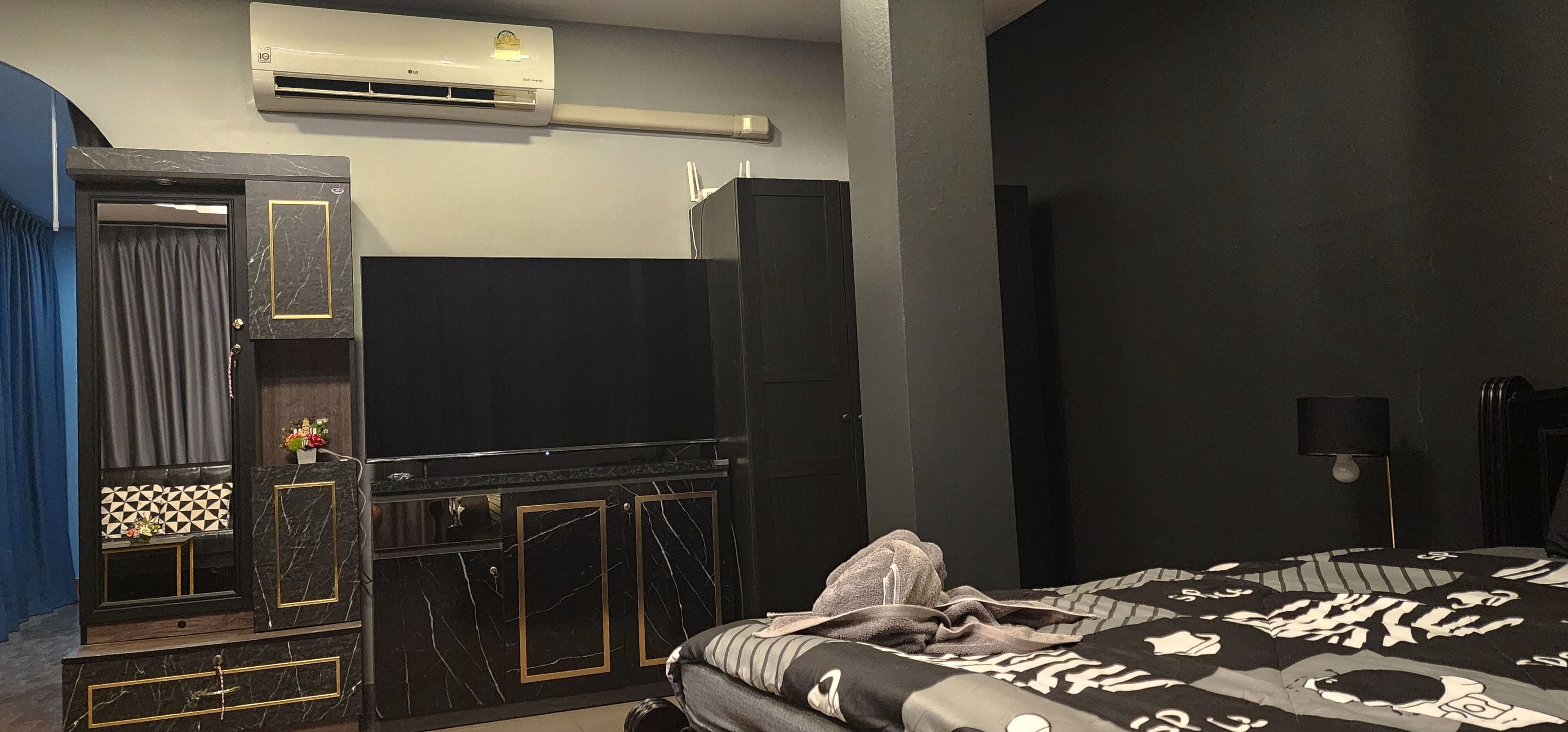 Svit Deluxe | Skrivbord, arbetsyta för laptop, ljudisolering och gratis wi-fi