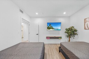5 bedrooms, WiFi