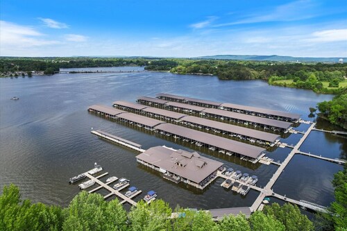 Gorgeous Lake House in Twin Creeks - Marina Side