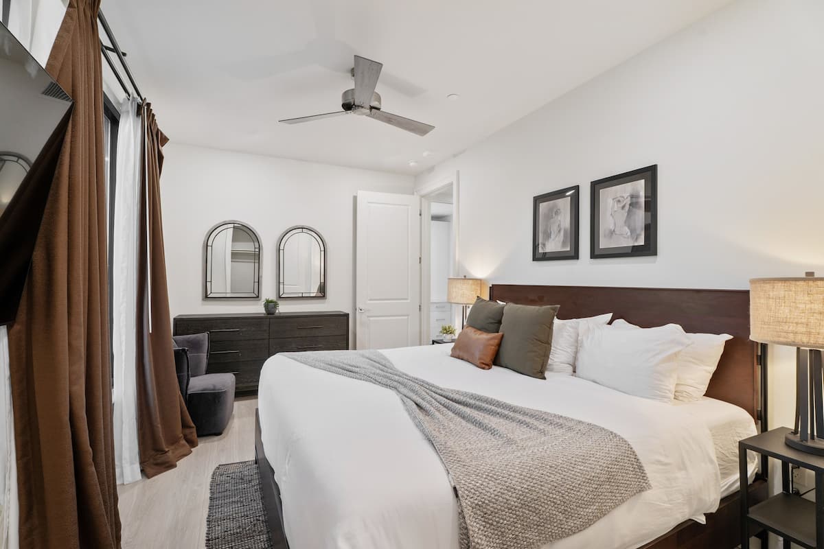 Comfort Apartment, 3 Bedrooms, Balcony | 3 bedrooms, iron/ironing board, free WiFi, bed sheets