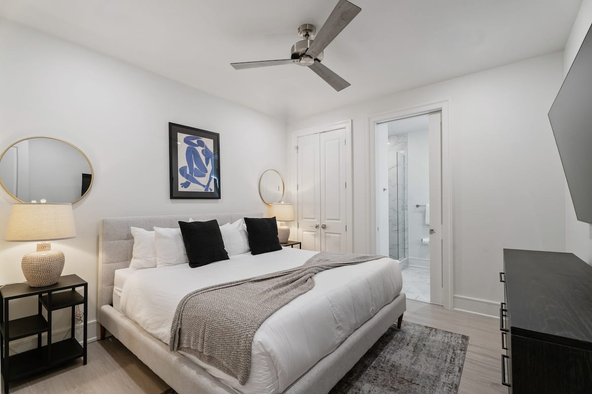 3 bedrooms, iron/ironing board, free WiFi, bed sheets