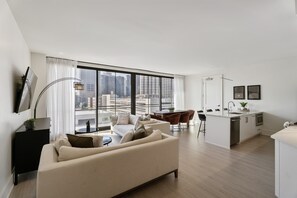 Kondominium Premium, 5 kamar tidur, kamar terhubung | Area keluarga | Smart TV 55-inci dengan saluran TV digital