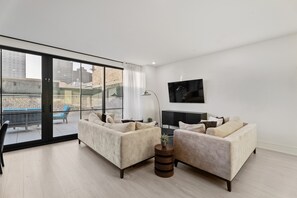 55-吋智慧型電視，提供數位頻道