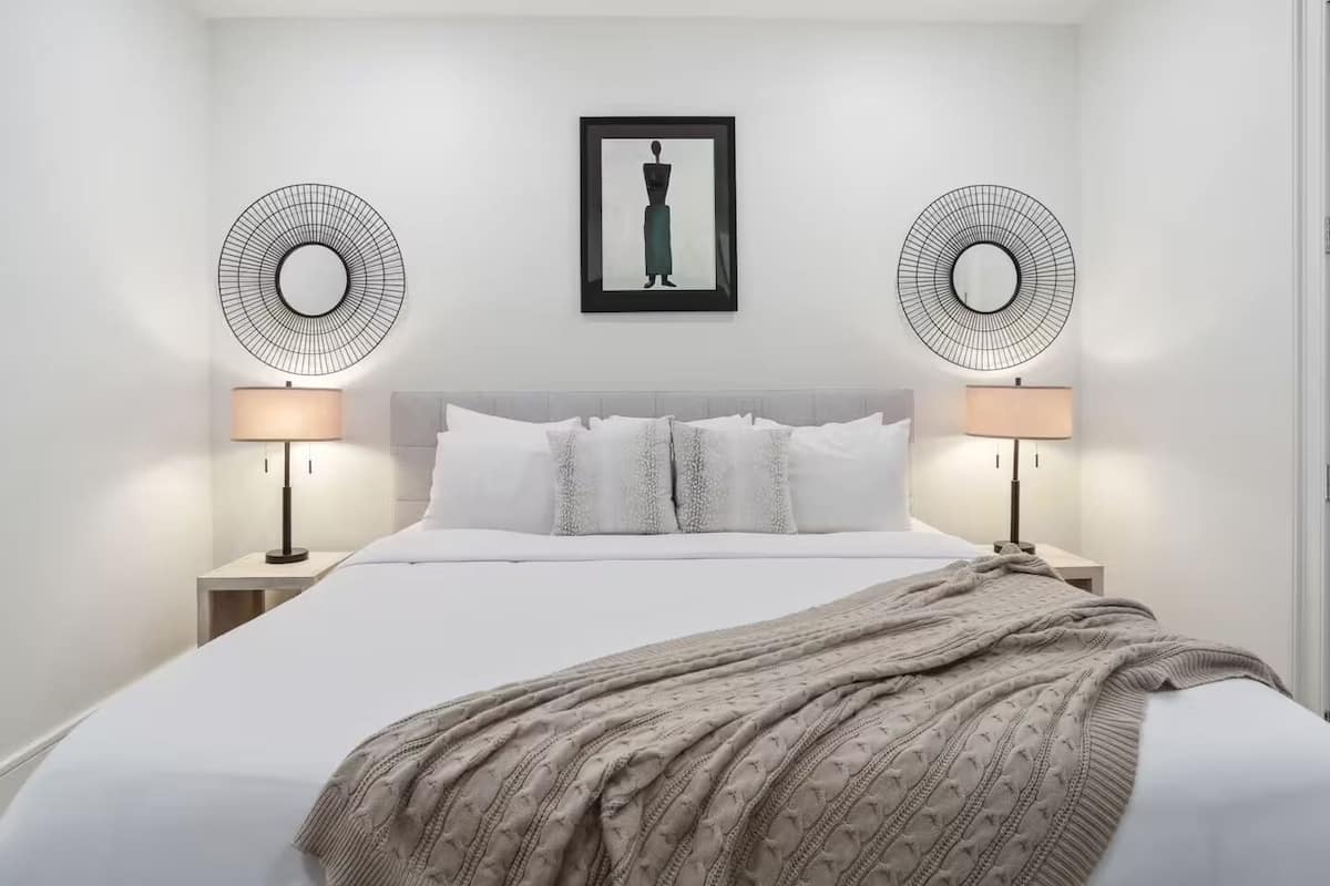3 habitaciones, tabla de planchar con plancha y wifi gratis