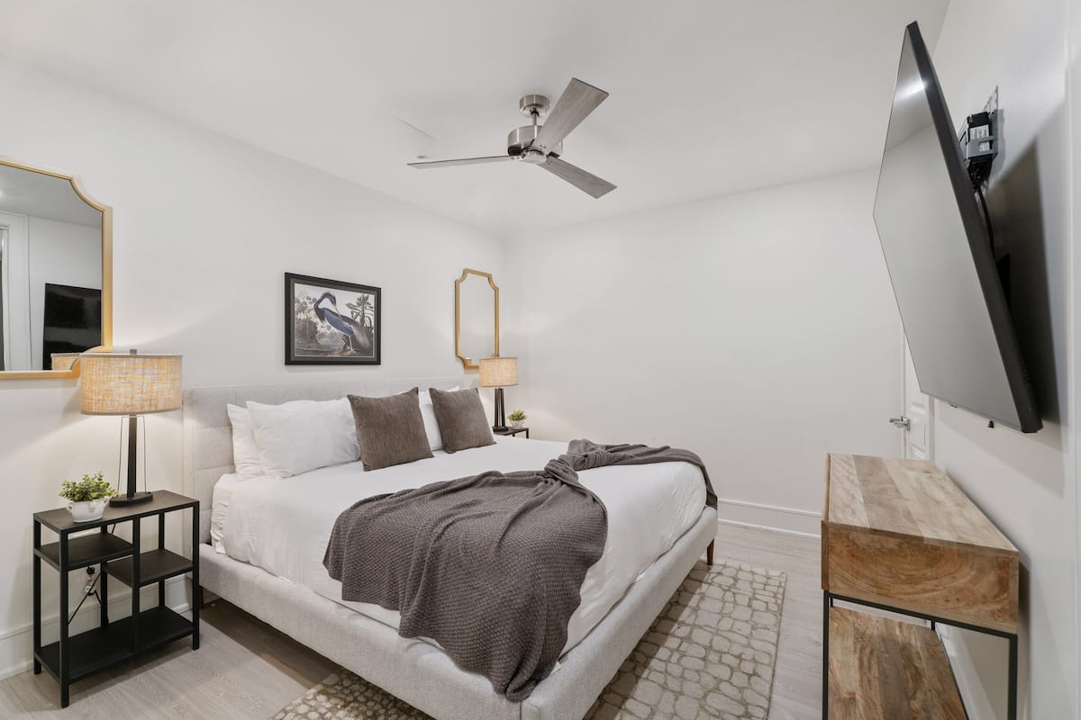 3 bedrooms, iron/ironing board, free WiFi, bed sheets