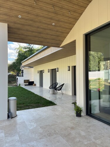 Luxury Villa with jacuzzi in Bran