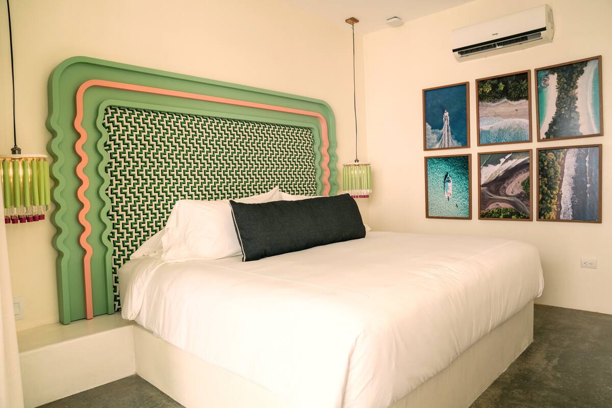 Surf Hotel Rooms | Sengetøy av topp kvalitet, memory foam-senger og wi-fi (inkludert)