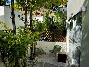 Surf Hotel Rooms | Terrace/patio