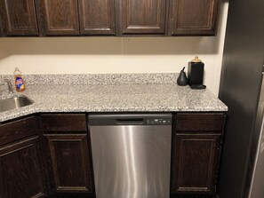 Oven, stovetop - Charming 2-bedroom Loft in superb Detroit with , WiFi (Detroit)