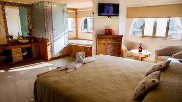 1 habitación, tabla de planchar con plancha, wifi y ropa de cama