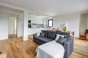 TV - TBS 538 - Elegant apartment with terrace (Boulogne-Billancourt)