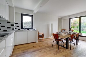 Fridge, microwave, oven, dishwasher - TBS 538 - Elegant apartment with terrace (Boulogne-Billancourt)