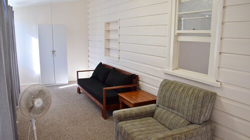 Lumeah - Quaint, well appointed 2 bedroom cottage.