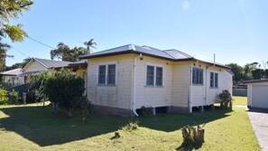 Exterior - Lumeah - Quaint, well appointed 2 bedroom cottage. (Hat Head)