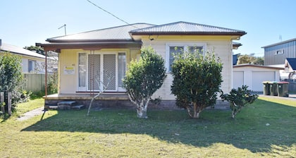 Lumeah - Quaint, well appointed 2 bedroom cottage.