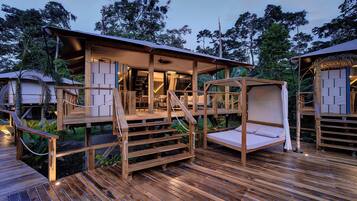 Suite Studio Luxe, 1 trÚs grand lit, non-fumeurs, terrasse | Literie de qualité supérieure, rideaux occultants, Wi-Fi gratuit