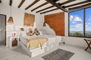 5 chambres, bureau, fer et planche à repasser, lit parapluie