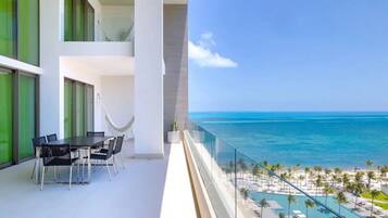 Elite-Loft, Balkon, Meerblick | Terrasse/Patio