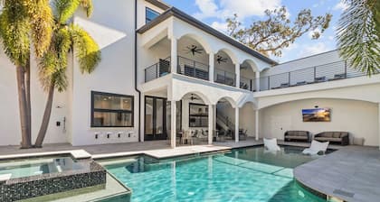 Private Ultra-Luxury 10 Bedroom | 14 Bath Mansion