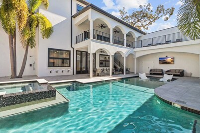 Private Ultra-Luxury 10 Bedroom | 14 Bath Mansion