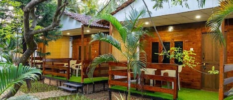 Standard Double Room | Garden view