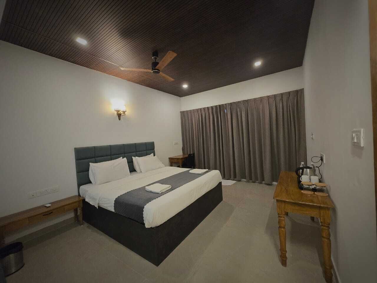 Premium bedding, down duvets, pillow-top beds, rollaway beds