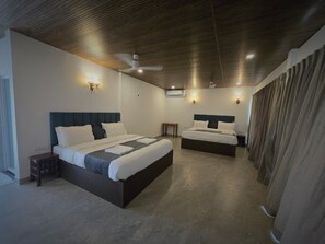 Family Room, Multiple Beds, Garden View | Premium bedding, down duvets, pillow-top beds, rollaway beds