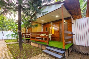 Deluxe Double Room | Garden view