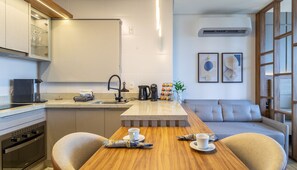 Lägenhet Basic | Eget kök | Mikrovågsugn, espressobryggare, vattenkokare och brödrost