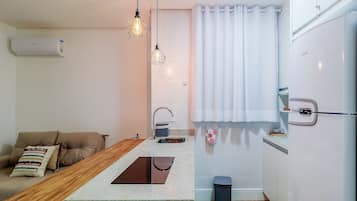 Perushuoneisto | Yksityinen keittiö | Mikroaaltouuni, espressokone, vedenkeitin, leivänpaahdin