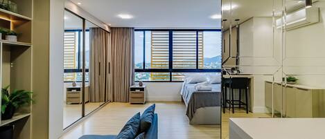 Apartemen Basic | 1 kamar tidur, Wi-Fi gratis, dan seprai linen