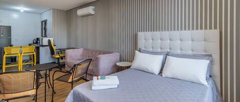 Departamento básico | Área de sala de estar | Smart TV de 32 pulgadas con canales digitales