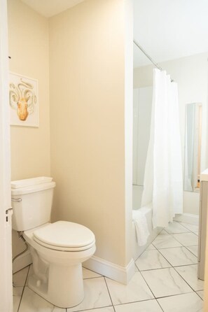 Bathroom - West End Bright Spot with Parking. (Portland)