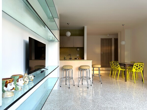 Classic Apartment, Courtyard View | Living area | 42-inch Smart TV with digital channels, Netflix, Hulu - Navigli Apartments (Milan)