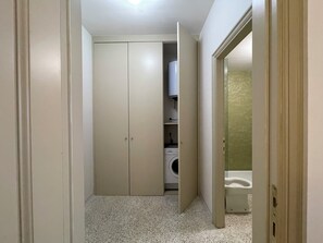 Classic Apartment, Courtyard View | 3 bedrooms, premium bedding, down comforters, memory foam beds