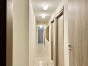 Classic Apartment, Courtyard View | 3 bedrooms, premium bedding, down comforters, memory foam beds