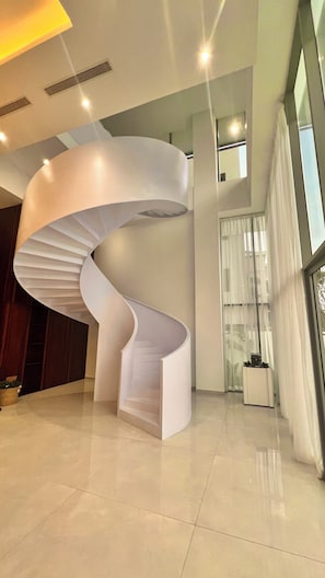 Interior - Hilton Essence Studio, Airport-Accra (Accra)