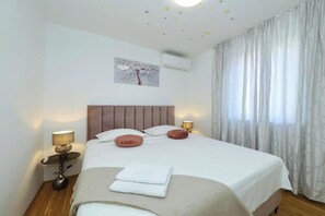 Appartement Premium, 1 chambre, balcon, vue ville | 1 chambre, literie de qualité supérieure, décoration personnalisée