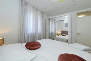 Leilighet – premium, 1 soverom, balkong, byutsikt | 1 soverom, sengetøy av topp kvalitet og individuelt dekorert