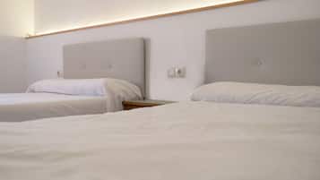 4 chambres, fer et planche à repasser, Wi-Fi gratuit, draps fournis